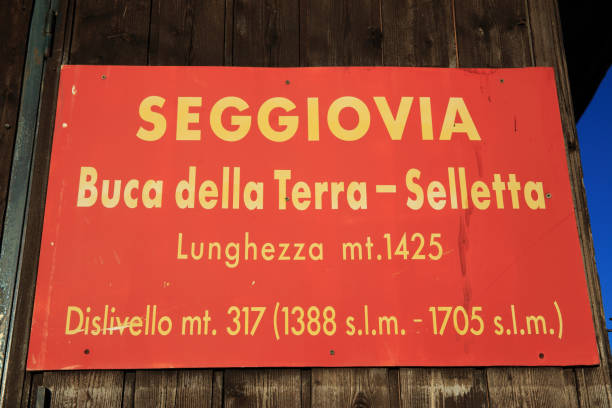 Cartello della seggiovia Buca della Terra-Selletta con quota 1388-1705 metri